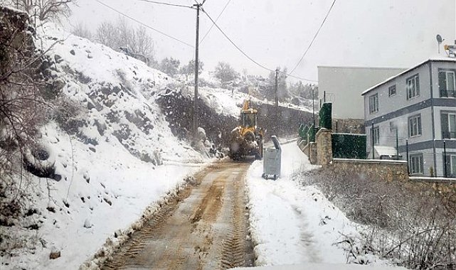 Mudanya'da etkili kar yağışı sonrası tuzlama çalışmaları sürdürülüyor