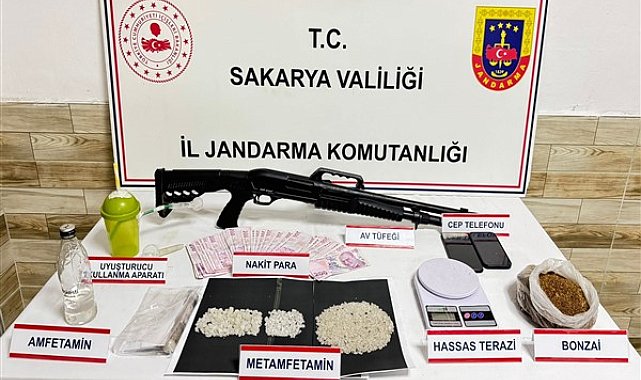 Sakarya'da kaçakçılık ve uyuşturucu operasyonu: 2 şüpheli tutuklandı