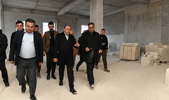 Şanlıurfa Valisi Şıldak, yapımı devam eden hükümet konaklarını inceledi