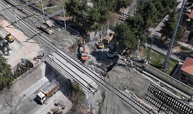 Altay: Banliyö hattı çalışmaları kapsamında Meram Yeniyol Alt Geçidi'ni yeniliyoruz