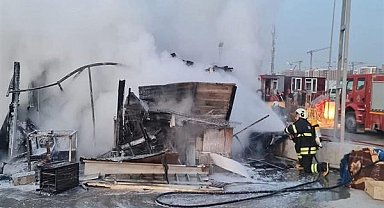 Antakya'da konteyner iş yerinde yangın