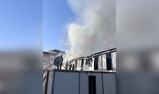 Antakya’da konteyner yangını kontrol altına alındı