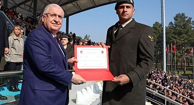 Bakan Güler, ASTTASAK eğitimini tamamlayan astsubayların mezuniyet törenine katıldı