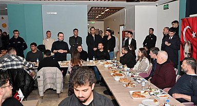 Başkan Bozbey, sahuru gençlerle yaptı