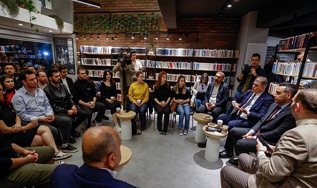 Başkan Tugay'dan gençlere siyasete katılım çağrısı