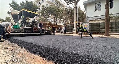 Bornova’da asfalt serimi gerçekleştirdi