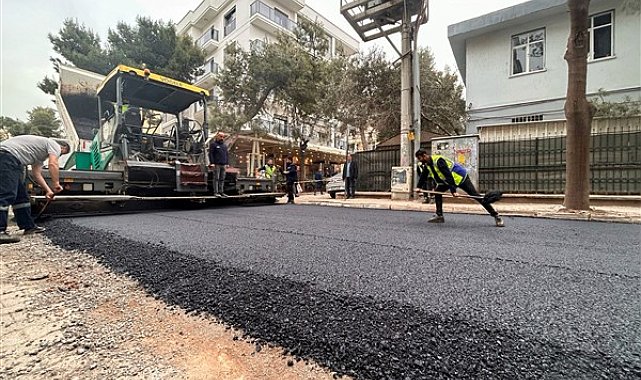 Bornova’da asfalt serimi gerçekleştirdi