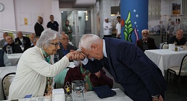 Bursa Büyükşehir Belediye Başkanı Bozbey, huzurevi ziyareti gerçekleştirdi