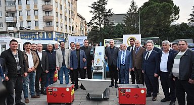 Bursa'da üreticilere çeşitli tarım ekipmanları temin edildi