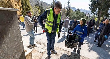 Büyükşehirden bayram öncesi mezarlıkta “Vefalı Eller” etkinliği