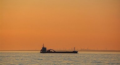 Çanakkale Boğazı’nda arızalanan tanker, Bozcaada Demir Sahası’na demirletildi