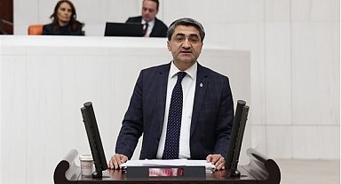 Ekmen: Bakan Ersoy, milletvekillerini aydınlatma sorumluluğundan kaçmıştır