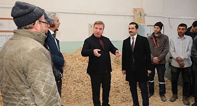 Erzincan Valisi Aydoğdu, arı kovanı çıtası üretim atölyesini ziyaret etti