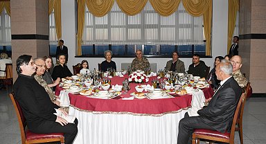 Genelkurmay Başkanı Gürak, şehit aileleri, gaziler ve gazi aileleri ile iftar yaptı