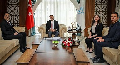 Hakkari İl Kültür ve Turizm Müdürü Ağacanoğlu, Hakkari Valisi Çelik'i ziyaret etti