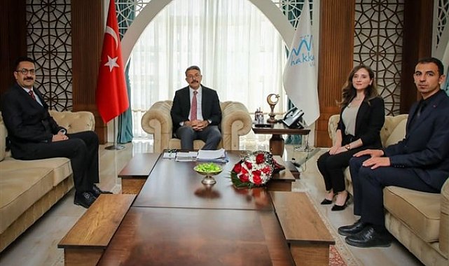 Hakkari İl Kültür ve Turizm Müdürü Ağacanoğlu, Hakkari Valisi Çelik'i ziyaret etti