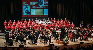 İBB Orkestralar Müdürlüğü, İstiklal Marşı’nın kabulü anısına konser verdi