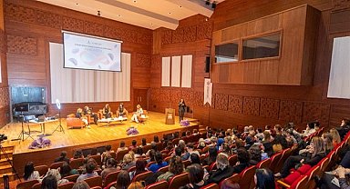 İzmir'de üreten kadınların ilham veren hikayeleri konuşuldu