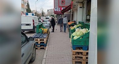 Kaldırım işgali yapan market ve işyerlerine yönelik operasyon