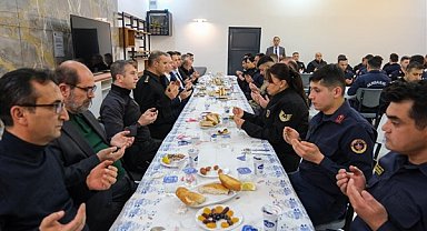 Karaman Valisi Çiçekli, jandarma personeliyle iftarda bir araya geldi