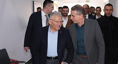 Kayseri Büyükşehir Belediye Başkanı Büyükkılıç, esnafı ziyaret etti