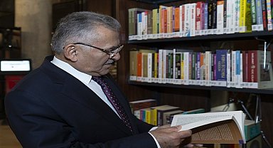 Kayseri Büyükşehir Belediye Başkanı Büyükkılıç'tan Kütüphaneler Haftası mesajı