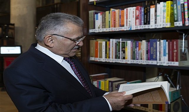 Kayseri Büyükşehir Belediye Başkanı Büyükkılıç'tan Kütüphaneler Haftası mesajı