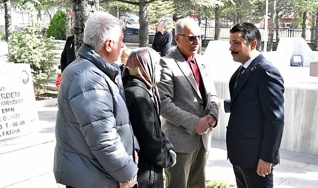Kırşehir Valisi Demiryürek, şehitlik ve Jandarma-Polis Uygulama Noktasını ziyaret etti