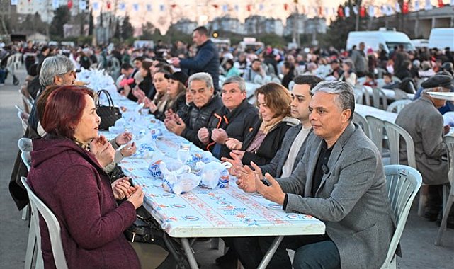Muratpaşa'da ilk iftar sofrasında binler buluştu