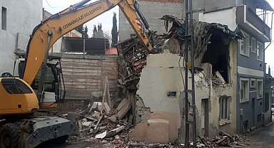 Osmangazi'de metruk binalar için yıkım işlemi gerçekleştirildi