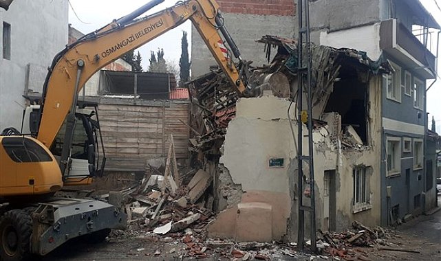Osmangazi'de metruk binalar için yıkım işlemi gerçekleştirildi