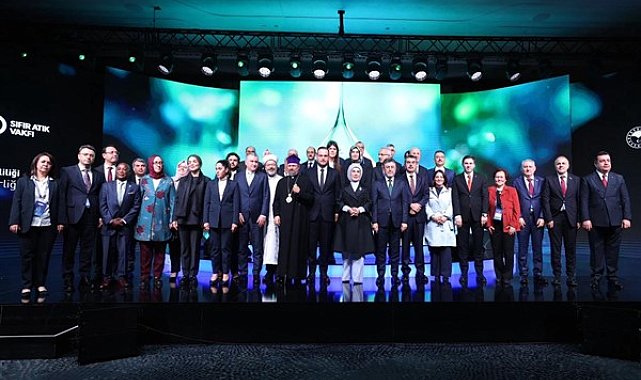 RTEÜ Rektörü Yılmaz, Su Verimliliği Zirvesine katıldı