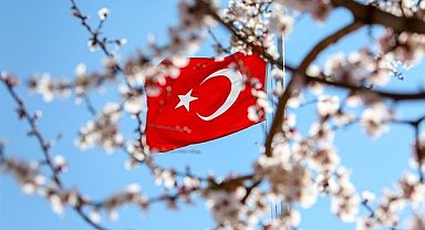 Siyasilerden İstiklal Marşı’nın Kabulü ve Mehmet Akif Ersoy’u Anma Günü mesajı