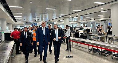 Bakan Ersoy: Antalya’da bu yıl hedefimiz 18 milyon yabancı ziyaretçiye ulaşmak
