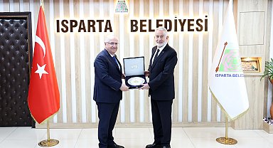 Bakan Güler, Isparta Belediyesine ziyaret gerçekleştirdi