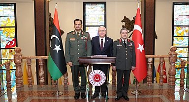 Bakan Güler, Libya Ulusal Ordusu Kara Kuvvetleri Komutanı Haftar ile görüştü