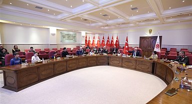Bakan Güler, şehit ve gazilerin çocuklarıyla buluştu