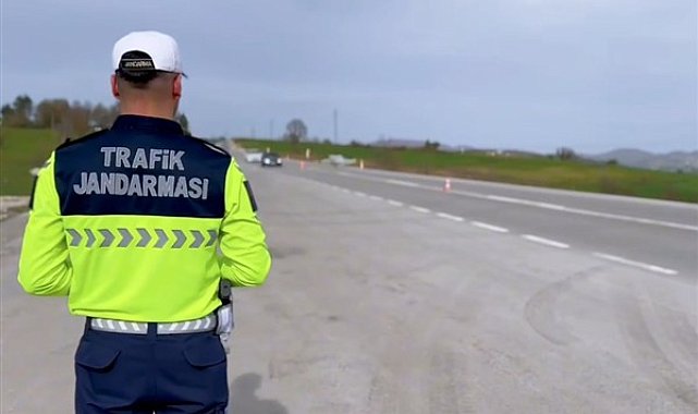 Bakan Yerlikaya: Emniyet kemeri takmadığı belirlenen 17 bin 427 sürücüye işlem yapıldı