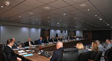 Balıkesir Büyükşehir Belediye Başkanı Akın, üst yönetimiyle toplantı gerçekleştirdi