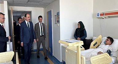 Başkan Altay SÜ Tıp Fakültesi’nde tedavi gören hastaları ziyaret etti