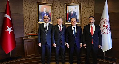 Başkan Altay ve Konya heyeti, Ankara’ya gitti