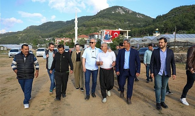 Başkan Özçelik, Elikesik’te vatandaşlarla bir araya geldi