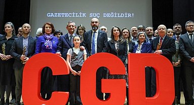 CHP Genel Başkanı Özel, Yılın Başarılı Gazetecileri Ödül Törenine katıldı