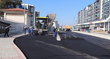 Çiğli'de bulunan Eski Havaalanı Caddesi yenilenerek hizmete açıldı
