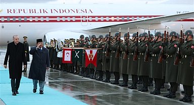 Cumhurbaşkanı Erdoğan, Endonezya Cumhurbaşkanı Subianto'yu karşıladı