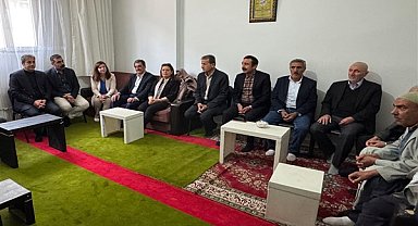 Diyarbakır Büyükşehir Belediyesi Eş Başkanları Bucak ve Hatun, DİAY-DER'i ziyaret etti