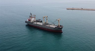 Enerji gemisi Yalova Demir Sahası’nda karaya oturdu