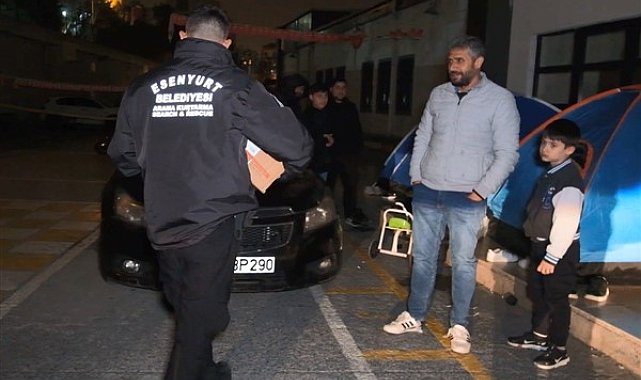 Esenyurt Belediyesi’nden vatandaşlara gıda kolisi desteği