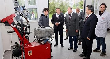 Giresun Valisi Serdengeçti'den 125. Yıl Mesleki ve Teknik Anadolu Lisesine ziyaret