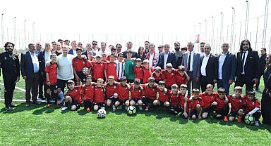 Gündoğdu Futbol Sahası hizmete açıldı